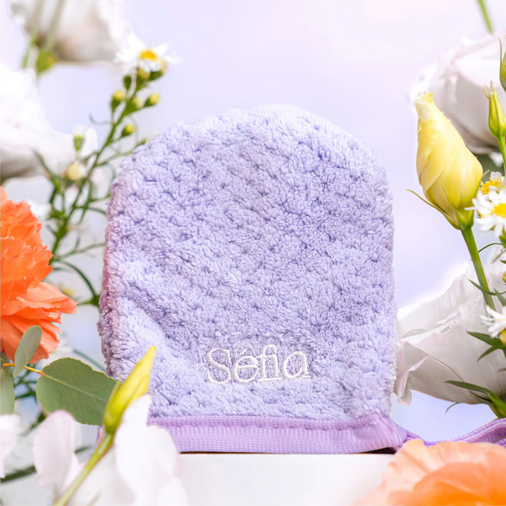 Make-up remover glove