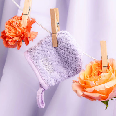 Make-up remover glove